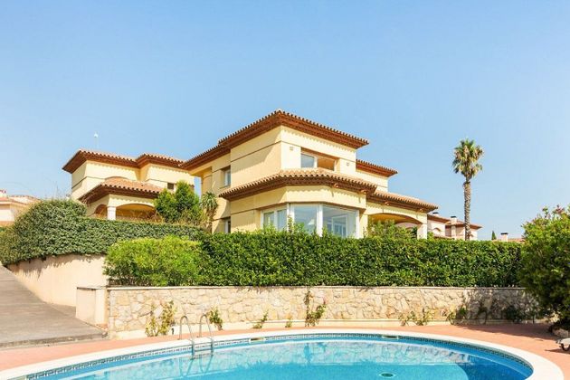 Foto 2 de Venta de chalet en calle De Rifà de 4 habitaciones con terraza y piscina