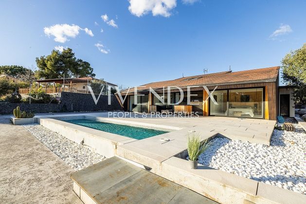 Foto 1 de Casa en venda a Castellnou - Can Mir - Sant Muç de 3 habitacions amb terrassa i piscina