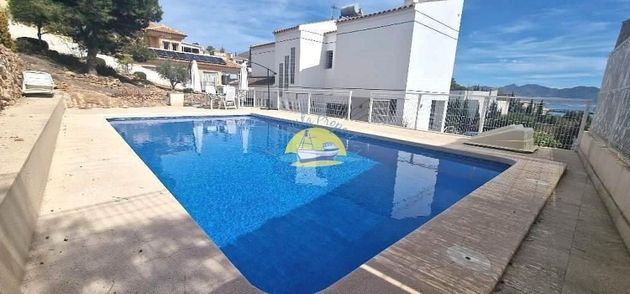 Foto 1 de Chalet en venta en Los Puertos de 5 habitaciones con terraza y piscina