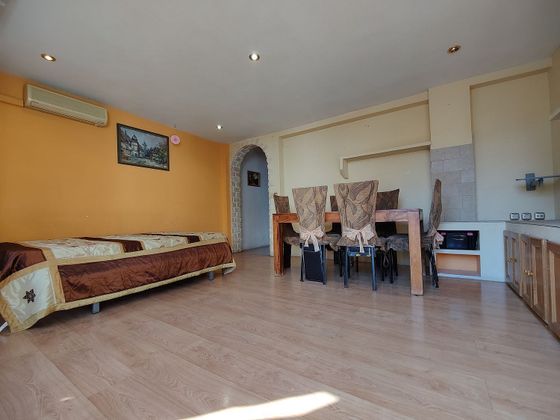 Foto 1 de Venta de piso en San Blas - Santo Domigo de 3 habitaciones con aire acondicionado