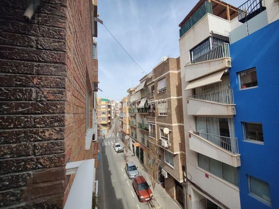 Foto 2 de Venta de piso en calle Enriqueta Ortega de 3 habitaciones con balcón y calefacción