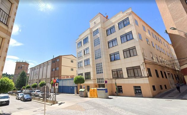 Foto 1 de Edifici en venda a plaza Bernardo Robles de 6182 m²