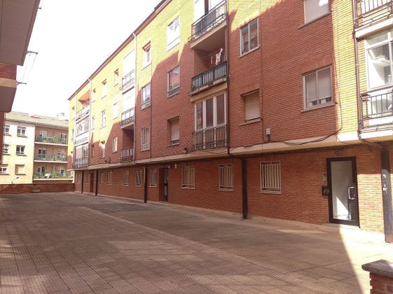 Foto 1 de Pis en venda a calle Sierra del Madero de 3 habitacions amb calefacció