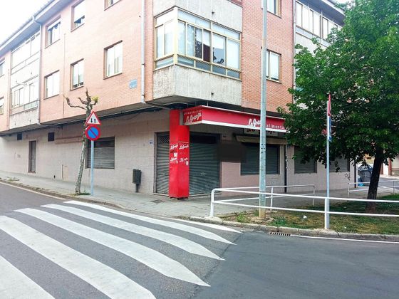 Foto 1 de Alquiler de local en calle Torre Llambrión de 277 m²