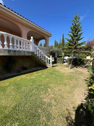 Foto 2 de Alquiler de chalet en Monserrat de 3 habitaciones con terraza y piscina