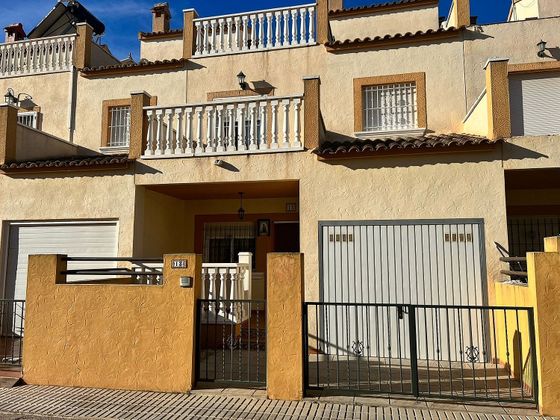 Foto 1 de Casa en venda a Coronil (El) de 3 habitacions amb terrassa i garatge