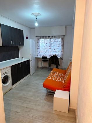Foto 1 de Pis en venda a Caranza de 2 habitacions amb jardí i calefacció