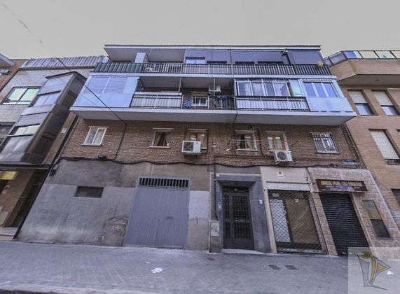 Foto 1 de Venta de piso en San Fermín de 2 habitaciones con terraza