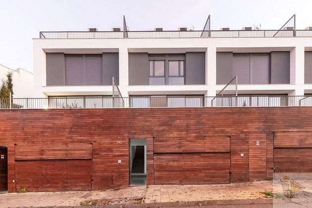 Foto 1 de Venta de casa en Nuevo Aranjuez de 3 habitaciones con terraza y piscina