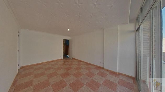 Foto 2 de Piso en venta en Villayuventus-Renfe de 3 habitaciones y 75 m²