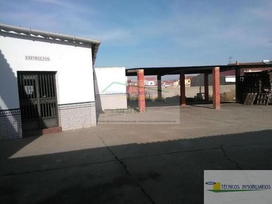 Foto 2 de Alquiler de terreno en Trujillanos de 1680 m²