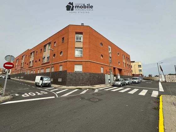 Foto 1 de Venta de piso en calle Manuel Naranjo Blanco de 2 habitaciones con garaje y ascensor