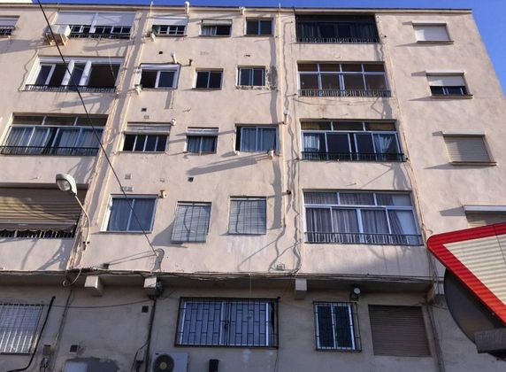Foto 1 de Venta de piso en calle CL Moreno Nieto de 3 habitaciones con ascensor