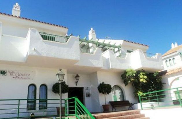 Foto 2 de Piso en venta en El Castillo de 2 habitaciones con terraza y piscina
