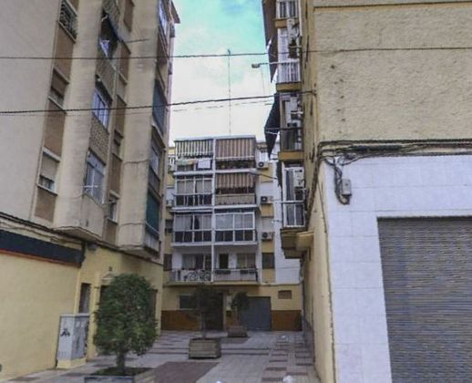 Foto 1 de Venta de piso en calle Mirabra de 2 habitaciones con terraza y balcón