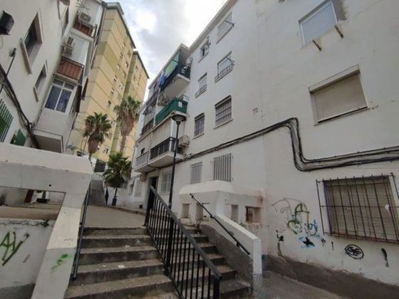Foto 2 de Pis en venda a Carlos Haya de 3 habitacions amb terrassa i balcó
