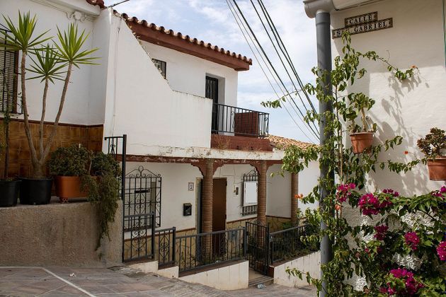 Foto 1 de Casa en venda a calle San Rafael de 4 habitacions amb terrassa