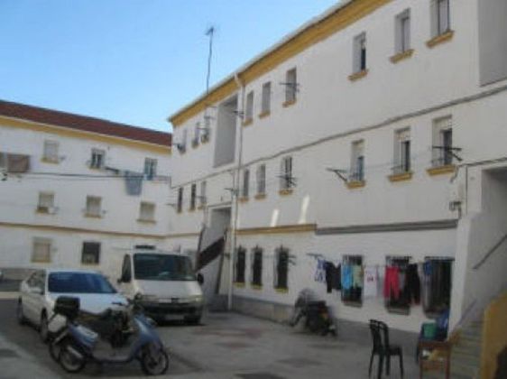 Foto 1 de Venta de piso en Girón - Las Delicias - Tabacalera de 1 habitación con balcón