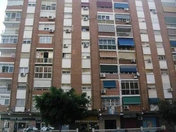 Foto 1 de Piso en venta en calle Puerto Oncala de 3 habitaciones con balcón y ascensor