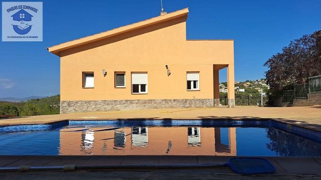 Foto 1 de Venta de chalet en Olèrdola de 4 habitaciones con terraza y piscina