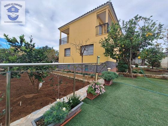 Foto 1 de Venta de chalet en La Muntanyeta - La Franquesa de 4 habitaciones con terraza y jardín