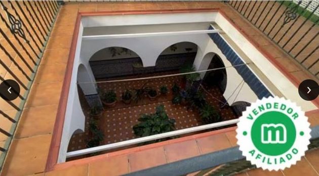Foto 1 de Venta de chalet en calle Sarmiento de 4 habitaciones con piscina