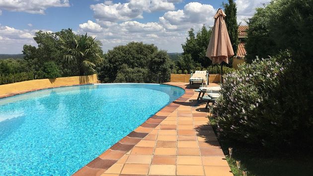 Foto 1 de Xalet en venda a La Pizarra de 5 habitacions amb terrassa i piscina