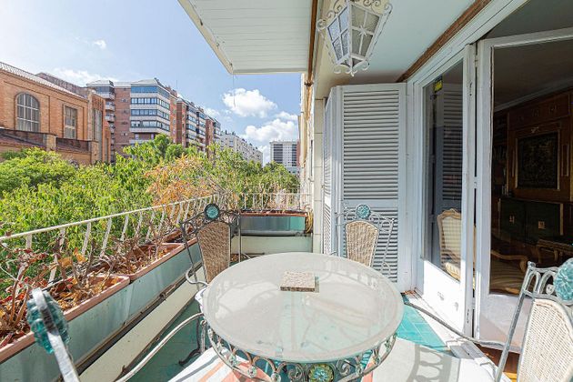 Foto 2 de Piso en venta en Pedralbes de 5 habitaciones con balcón y ascensor
