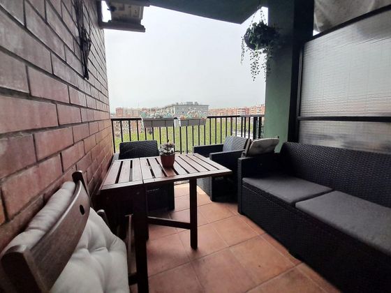 Foto 1 de Pis en venda a El Besós i el Maresme de 4 habitacions amb terrassa i aire acondicionat