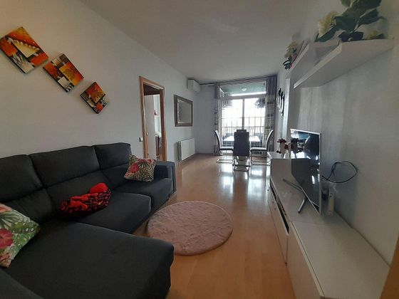 Foto 2 de Pis en venda a El Besós i el Maresme de 4 habitacions amb terrassa i aire acondicionat