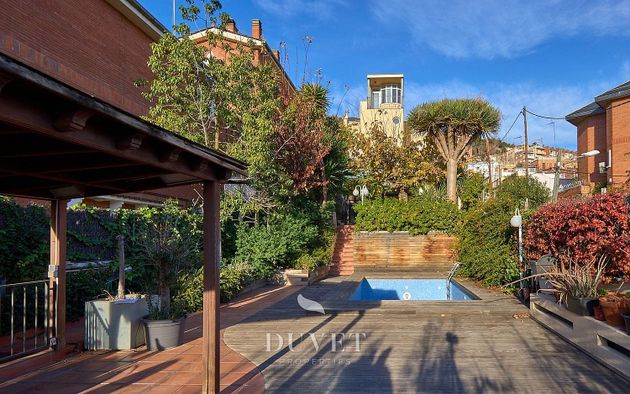Foto 1 de Casa en venda a Vallcarca i els Penitents de 4 habitacions amb terrassa i piscina
