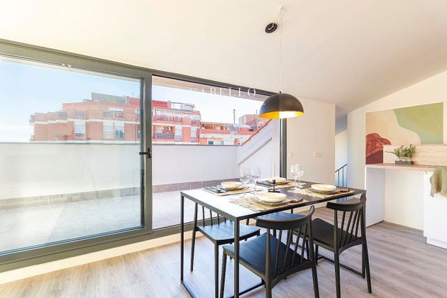 Foto 1 de Dúplex en venda a avenida De L'abat Marcet de 4 habitacions amb terrassa i balcó
