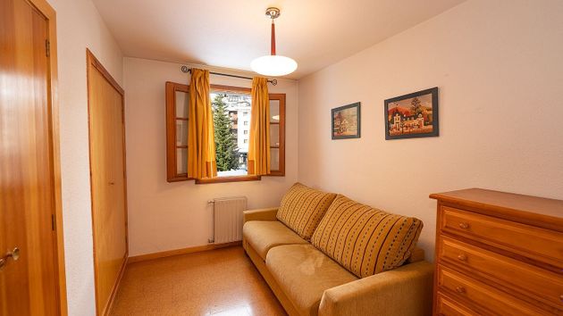 Foto 2 de Venta de piso en Sallent de Gállego de 2 habitaciones con terraza y piscina