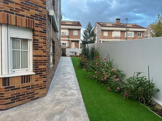 Foto 2 de Casa en venda a urbanización La Fontana de 4 habitacions amb terrassa i piscina