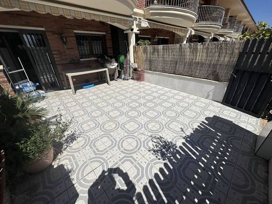 Foto 1 de Casa en venta en Vilassar de Mar de 4 habitaciones con terraza y piscina