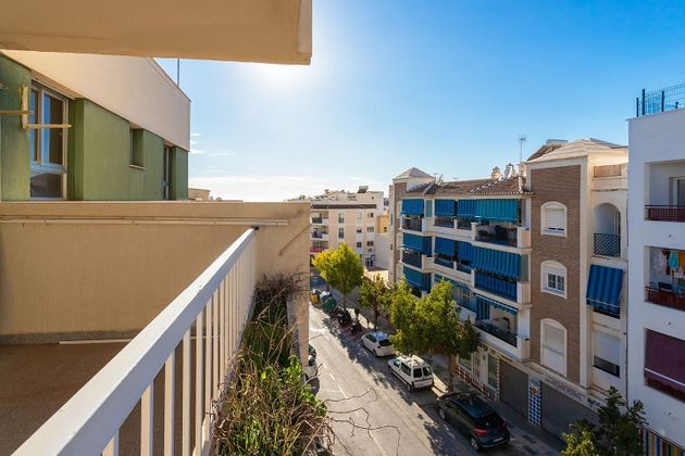 Foto 1 de Ático en venta en Chaparil - Torrecilla de 4 habitaciones con terraza y balcón