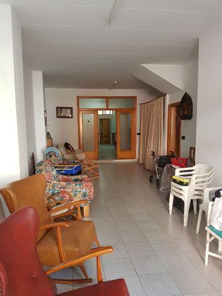 Foto 1 de Casa en venta en calle Sant Cristofol de 4 habitaciones con terraza y garaje