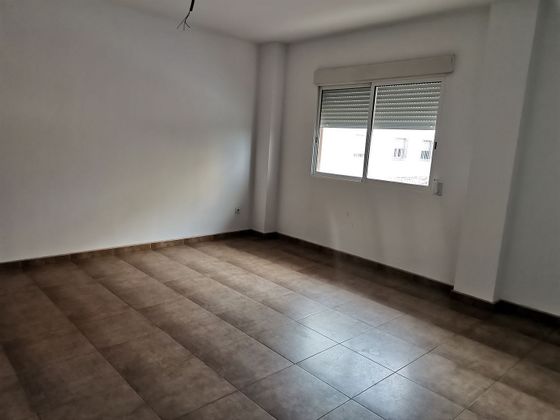 Foto 1 de Venta de piso en Polinyà de Xúquer de 3 habitaciones con garaje y ascensor