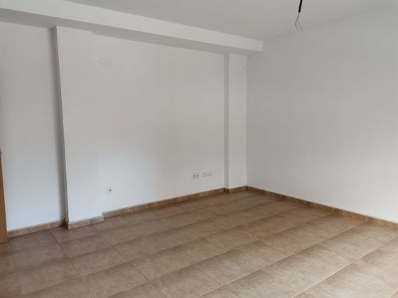 Foto 2 de Venta de piso en Polinyà de Xúquer de 3 habitaciones con garaje y ascensor