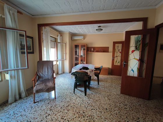 Foto 2 de Casa en venta en Corbera de 5 habitaciones con terraza y garaje