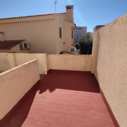 Foto 2 de Casa en venda a El Perelló - Les Palmeres - Mareny de Barraquetes de 4 habitacions amb terrassa