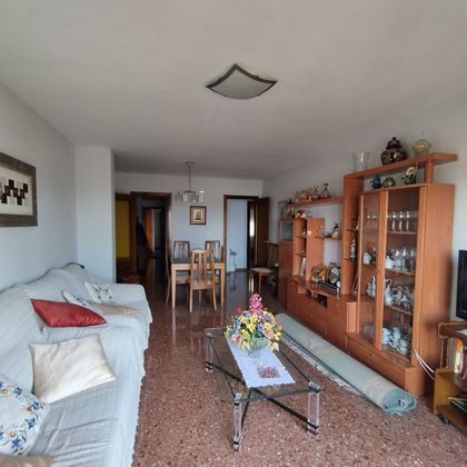 Foto 2 de Piso en venta en Corbera de 3 habitaciones con terraza y ascensor