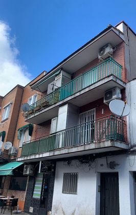 Foto 1 de Pis en venda a avenida Libertad de 2 habitacions amb terrassa i aire acondicionat