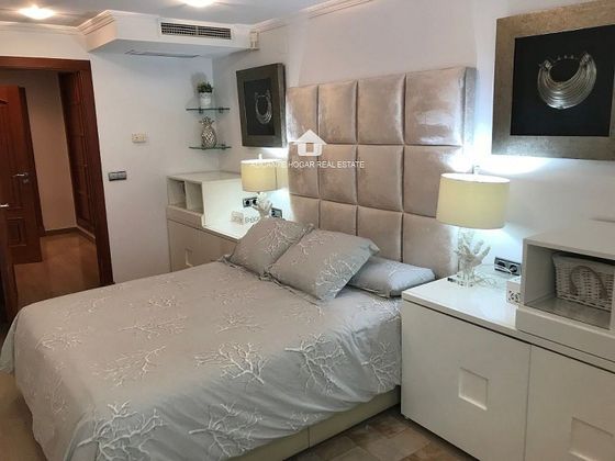Foto 1 de Piso en alquiler en Ensanche - Diputación de 3 habitaciones con garaje y aire acondicionado