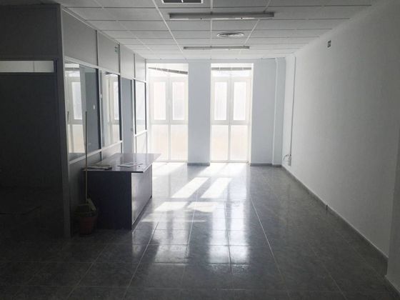 Foto 1 de Alquiler de oficina en Centro - Almería con ascensor