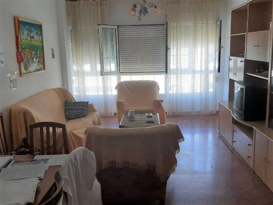 Foto 1 de Pis en venda a Nueva Andalucía de 4 habitacions amb garatge i aire acondicionat