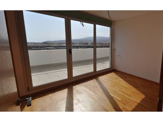 Foto 2 de Pis en venda a Nueva Andalucía de 4 habitacions amb terrassa i piscina