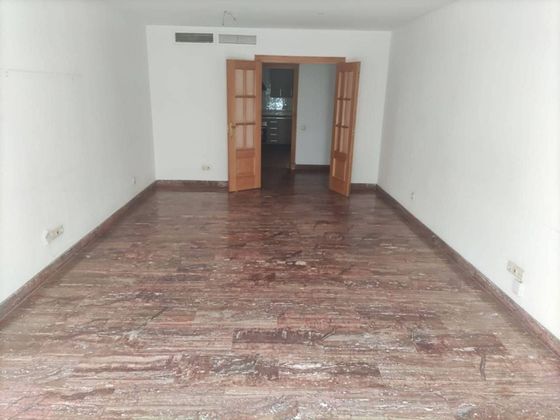 Foto 1 de Venta de piso en Nueva Andalucía de 3 habitaciones con garaje y balcón