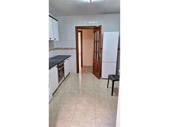 Foto 2 de Pis en lloguer a Nueva Andalucía de 3 habitacions amb mobles i aire acondicionat