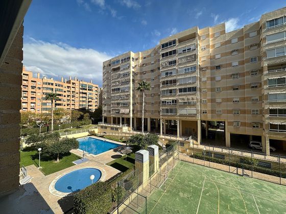 Foto 2 de Pis en venda a calle Panama de 4 habitacions amb terrassa i piscina